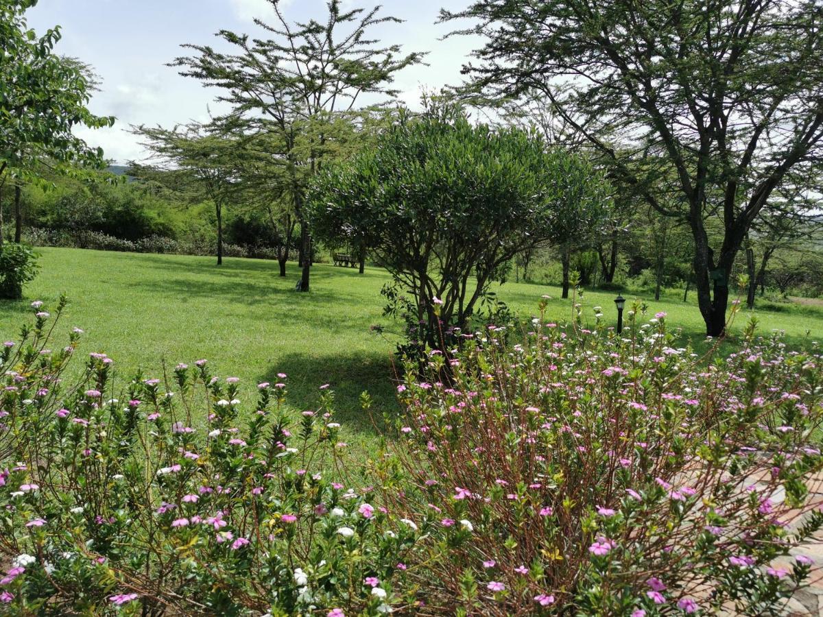 Osero Lodge Ololaimutiek Bagian luar foto